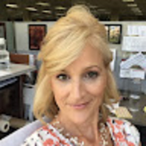 Meet your Posher, Dana - Picture 1 of 1